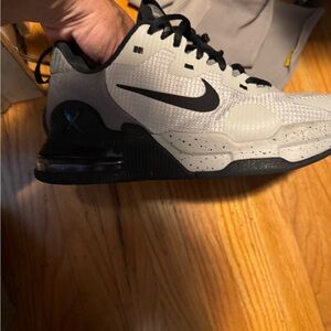 Nike Men's Black and gray  Athletic Shoes wide worn twice